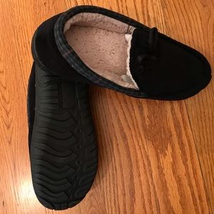 Totes Slippers, Black